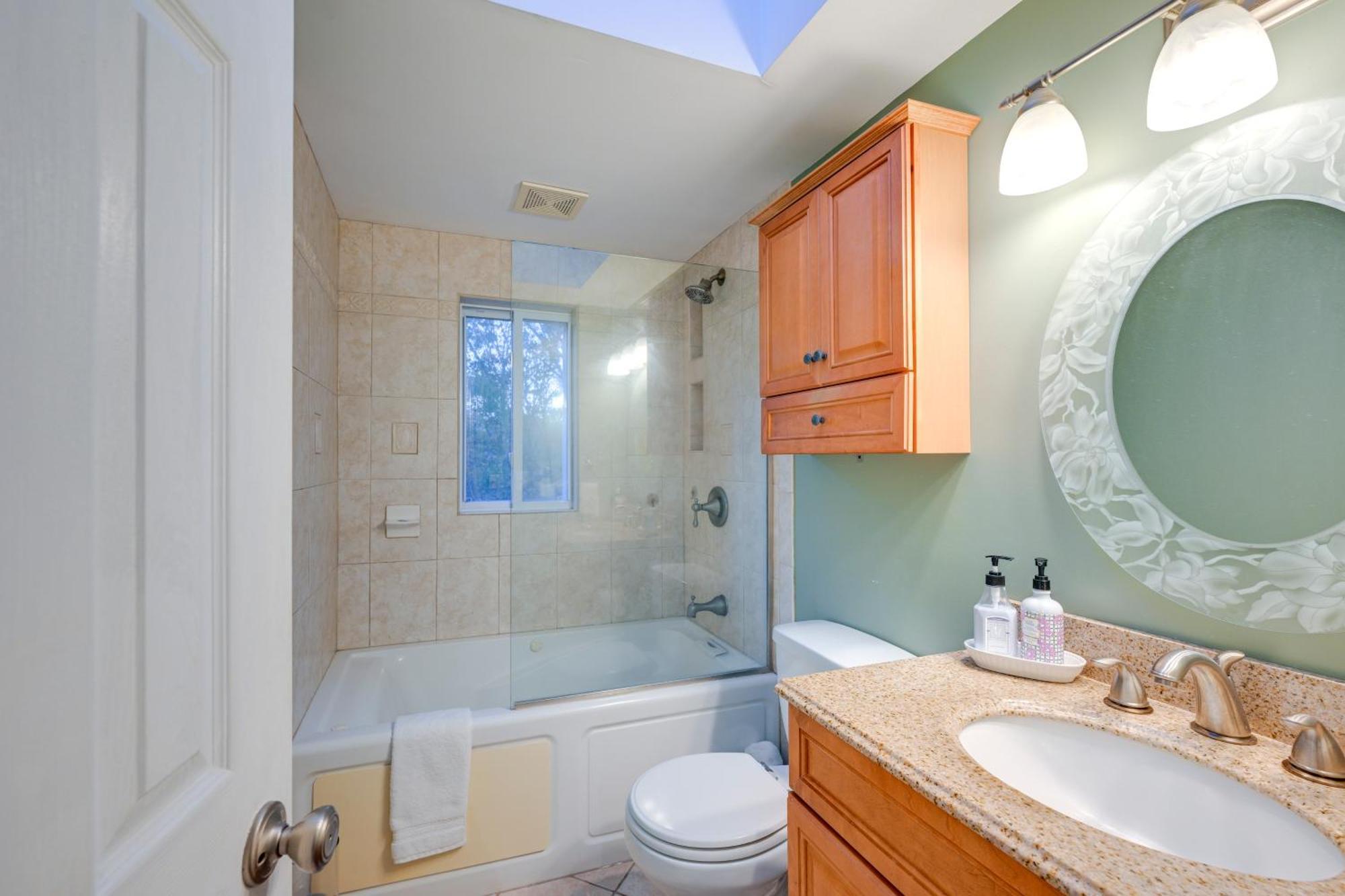 Cozy Dix Hills Apt With Deck About 7 Mi To Beach! Экстерьер фото